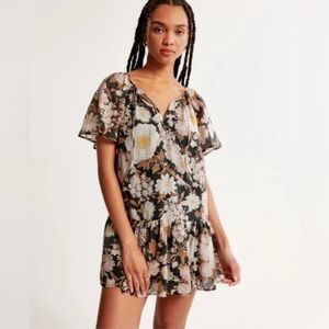 Abercrombie & Fitch Floral Floaty Trapeze Mini Dress Medium Lined Dark Romantic‎